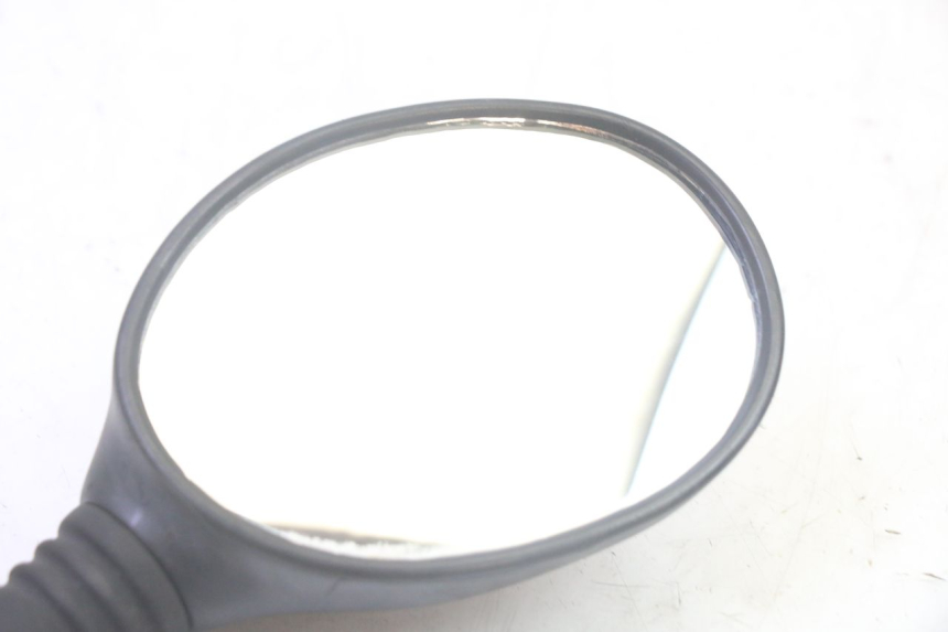 photo de ESPELHO RETROVISOR DIREITO YAMAHA YP MAJESTY 125 (2007 - 2010) - Zoom do estado de desgaste