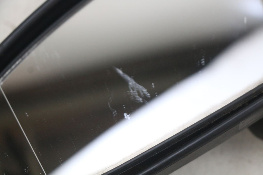 photo de ESPELHO RETROVISOR ESQUERDO PEUGEOT SATELIS 125 (2010 - 2012) - Pontos de fixação