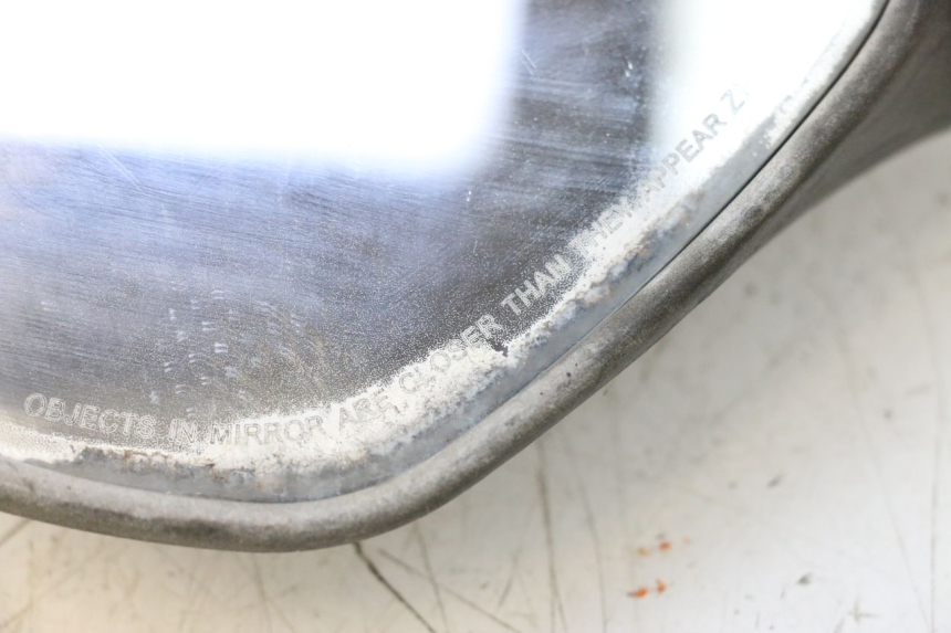 photo de ESPELHO RETROVISOR ESQUERDO APRILIA SR MOTARD 50 (2012 - 2018) - Zoom do estado de desgaste