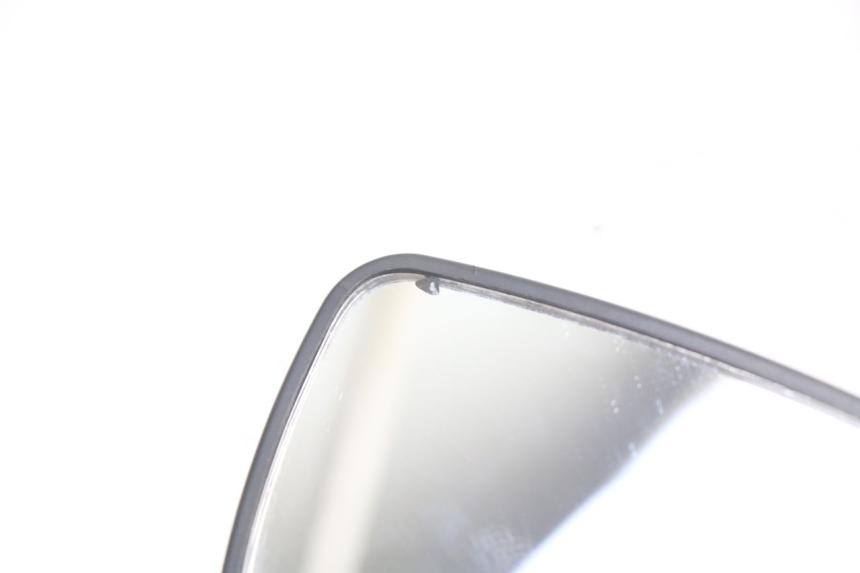 photo de ESPELHO RETROVISOR ESQUERDO PEUGEOT TWEET 125 (2018 - 2021) - Zoom do estado de desgaste
