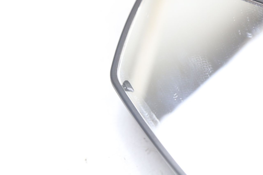 photo de ESPELHO RETROVISOR ESQUERDO PEUGEOT TWEET 125 (2018 - 2021) - Outro ângulo de visão