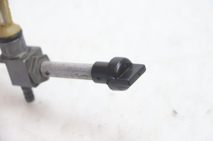 photo de TORNEIRA DO RESERVATÓRIO PEUGEOT LUDIX SNAKE 2T 50 (2004 - 2014) - Detalhe da peça