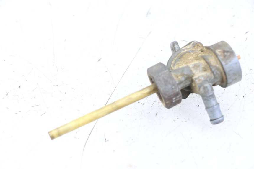 photo de TORNEIRA DO RESERVATÓRIO HONDA TRX 300 (1988 - 2000) - Detalhe da peça