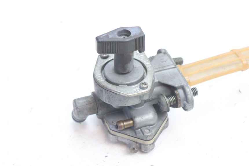photo de TORNEIRA DO RESERVATÓRIO YAMAHA XJR 1300 (1998 - 2002) - Ampliação técnica