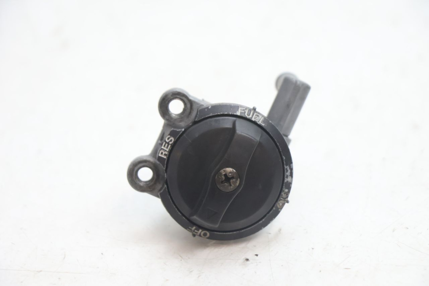 photo de TORNEIRA DO RESERVATÓRIO KAWASAKI ZX-6R ZX6R 600 (1995 - 1997) - Detalhe da peça