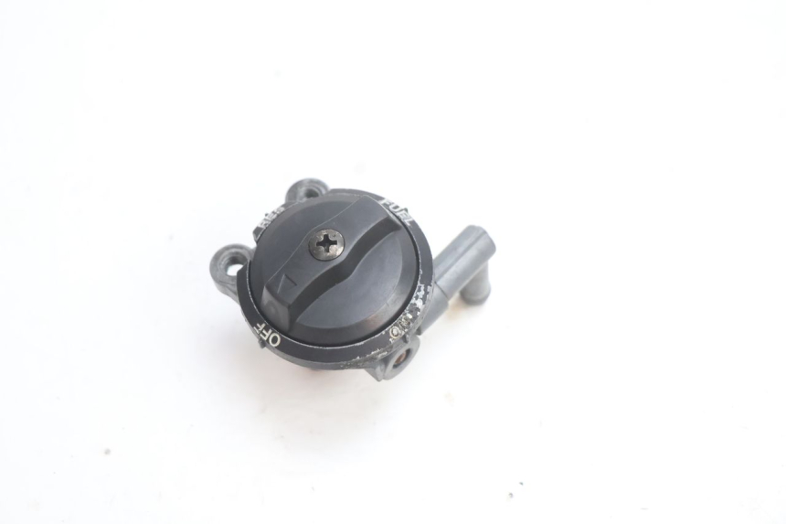 photo de TORNEIRA DO RESERVATÓRIO KAWASAKI ZX-6R ZX6R 600 (1995 - 1997) - Zoom do estado de desgaste