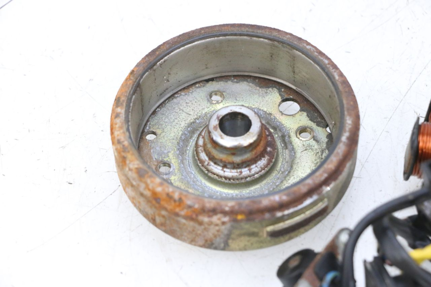 photo de ROTOR ESTATOR KYMCO AGILITY CITY 4T 50 (2008 - 2016) - Pontos de fixação