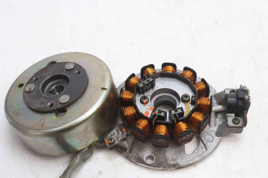 photo de ROTOR ESTATOR MBK BOOSTER SPIRIT 50 (2004 - 2017) - Ampliação técnica