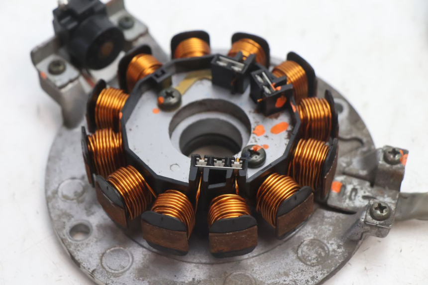 photo de ROTOR ESTATOR MBK BOOSTER SPIRIT 50 (2004 - 2017) - Pontos de fixação