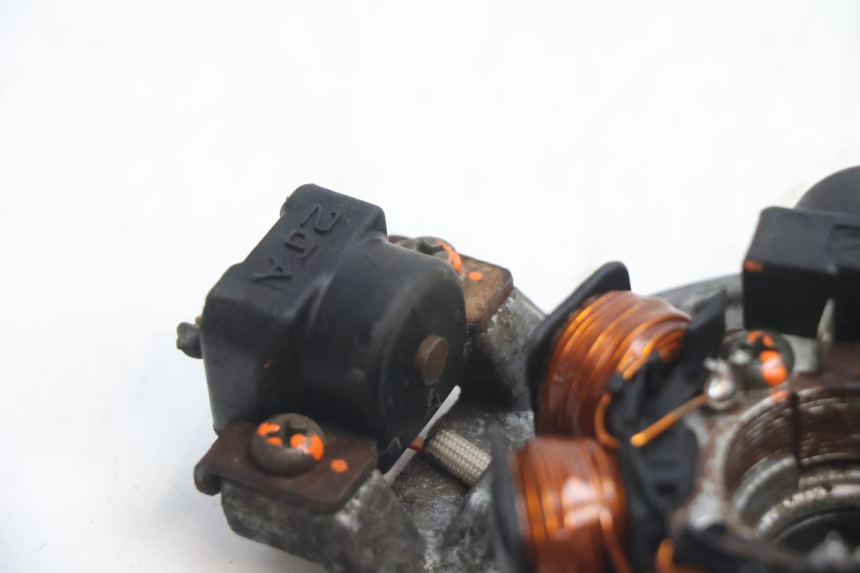 photo de ROTOR ESTATOR MBK BOOSTER SPIRIT 50 (1999 - 2003) - Pontos de fixação
