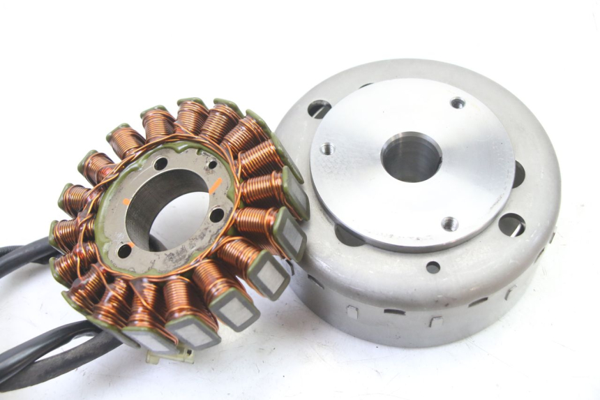 photo de ROTOR ESTATOR SUZUKI BURGMAN 125 (2007 - 2014) - Outro ângulo de visão