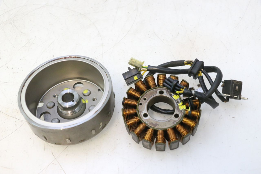 photo de ROTOR ESTATOR SUZUKI BURGMAN 125 (2007 - 2014) - Detalhes característicos