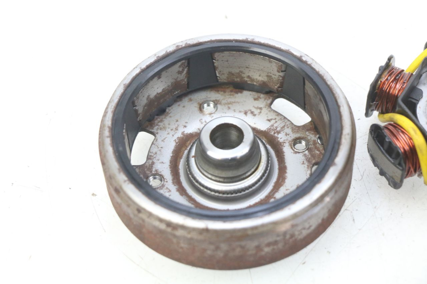 photo de ROTOR ESTATOR PEUGEOT BUXY 50 (1993 - 1998) - Outro ângulo de visão