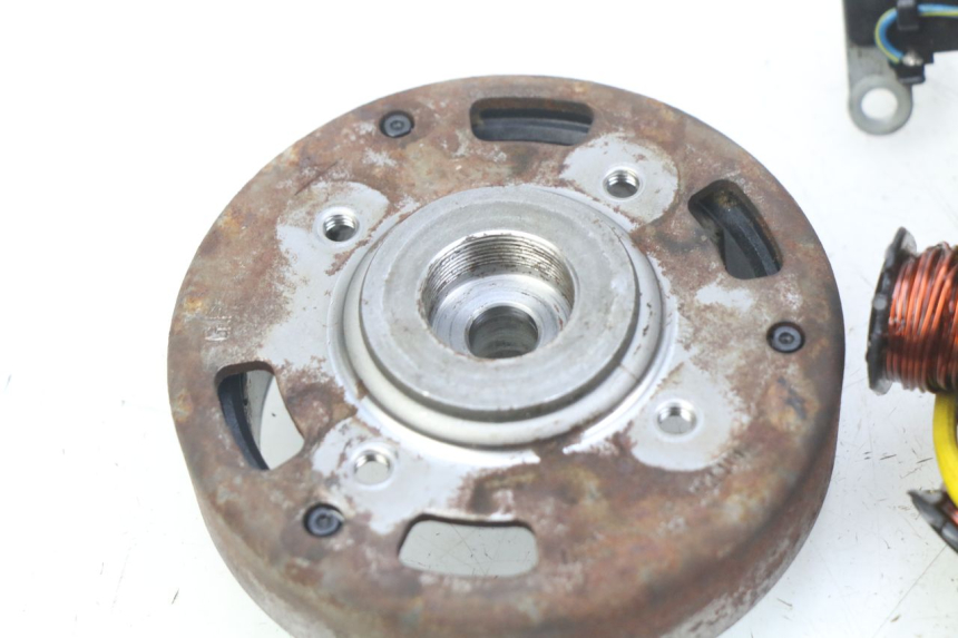 photo de ROTOR ESTATOR PEUGEOT BUXY 50 (1993 - 1998) - Pontos de fixação