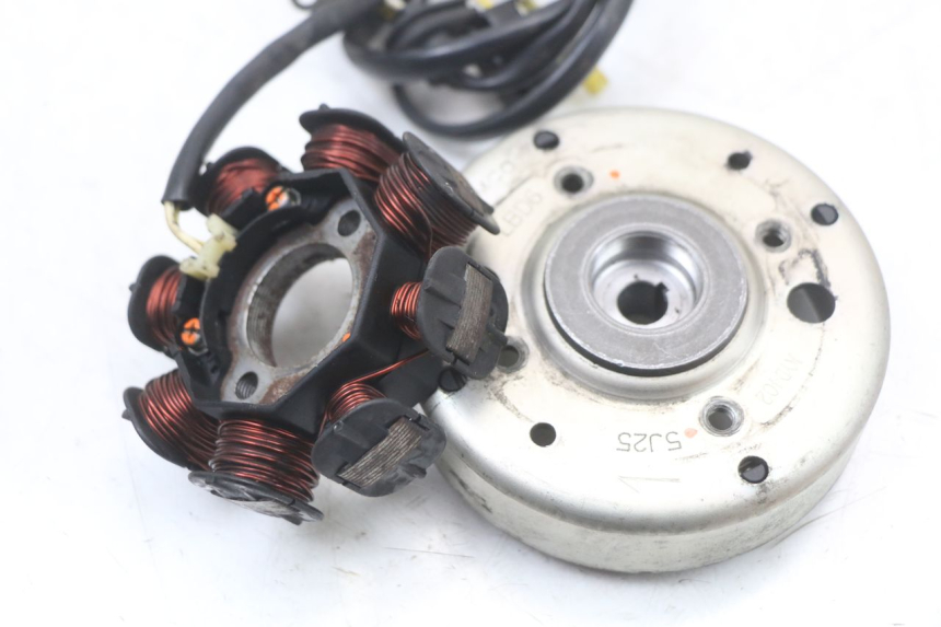 photo de ROTOR ESTATOR KYMCO DINK 4T 50 (2007 - 2018) - Detalhe da peça
