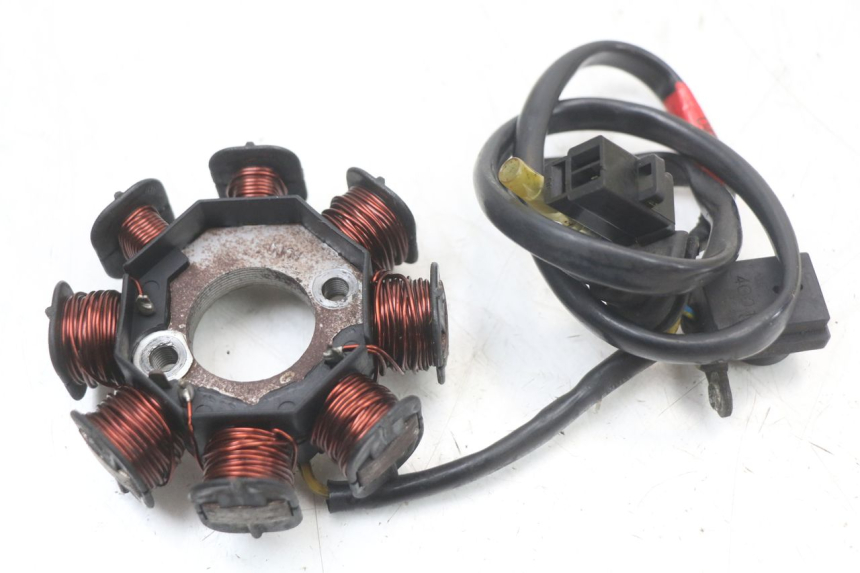 photo de ROTOR ESTATOR KYMCO DINK 4T 50 (2007 - 2018) - Pontos de fixação