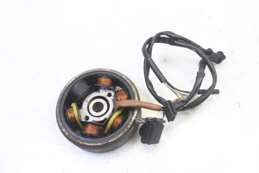 photo de ROTOR ESTATOR PEUGEOT ELYSTAR 50 (2002 - 2014) - Outro ângulo de visão