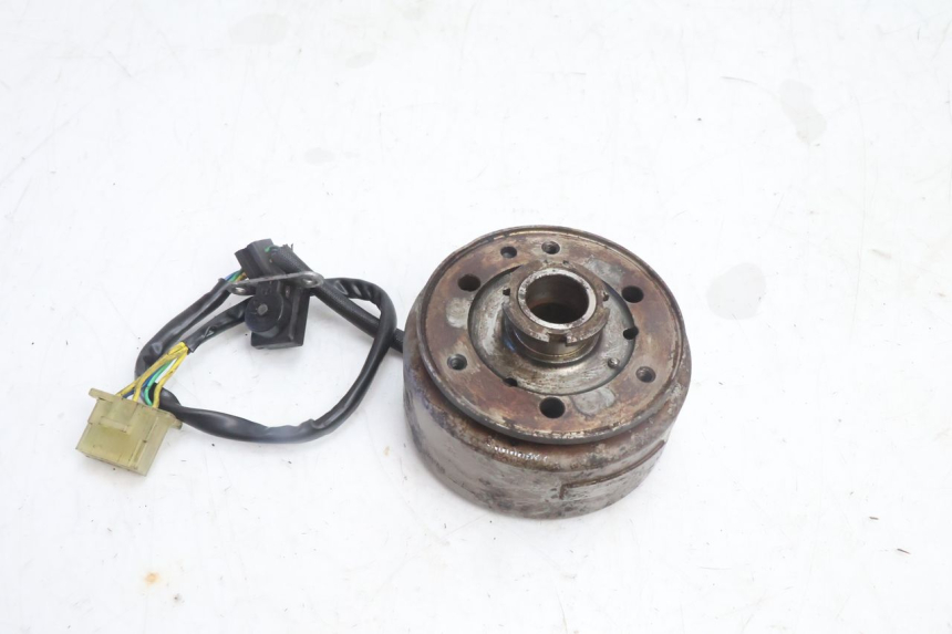 photo de ROTOR ESTATOR HONDA FES PANTHEON 2T 125 (1998 - 2002) - Outro ângulo de visão
