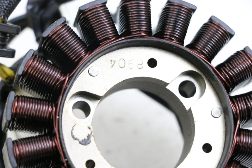 photo de ROTOR ESTATOR HONDA FES S-WING SWING ABS 125 (2007 - 2015) - Outro ângulo de visão