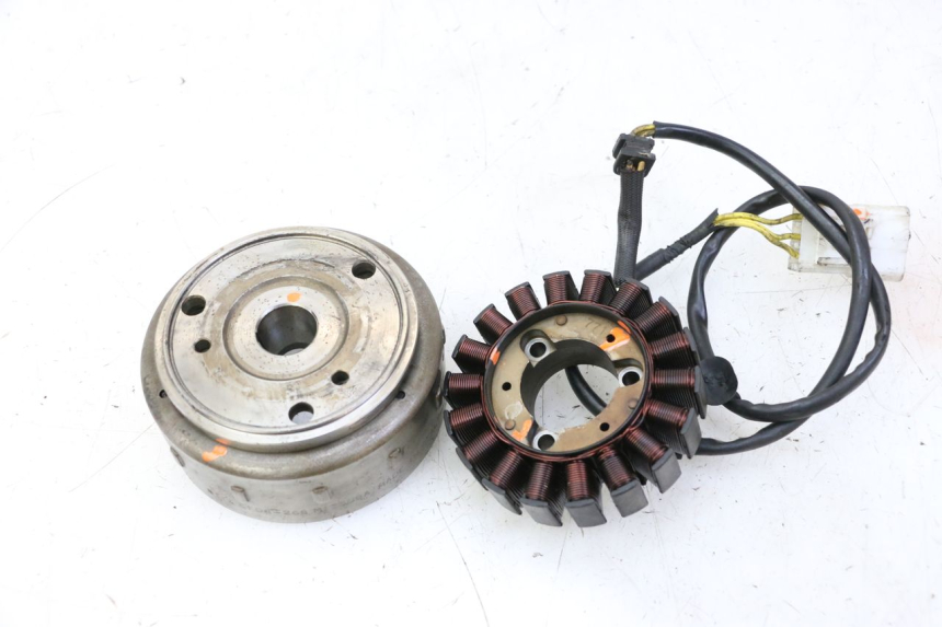 photo de ROTOR ESTATOR HONDA FES S-WING SWING ABS 125 (2007 - 2015) - Vista de perto