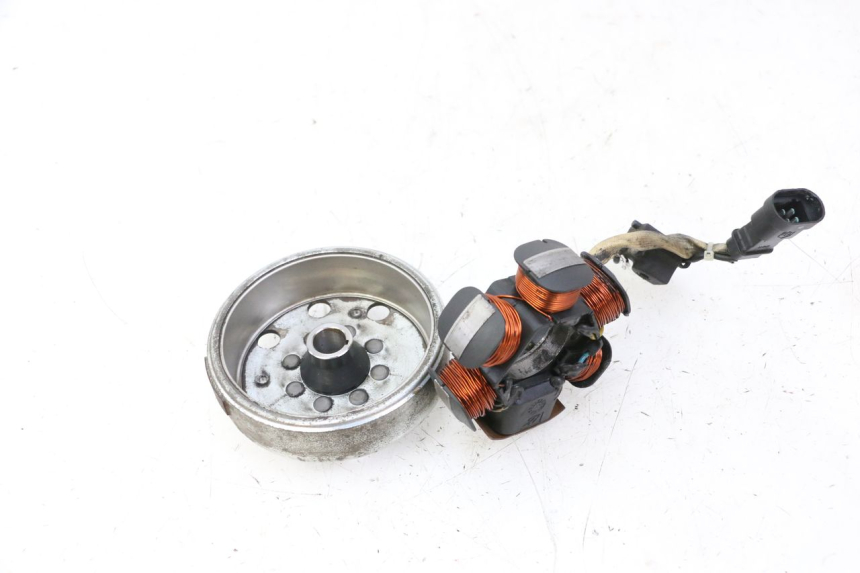 photo de ROTOR ESTATOR PIAGGIO FLY 2T 50 (2004 - 2017) - Pontos de fixação
