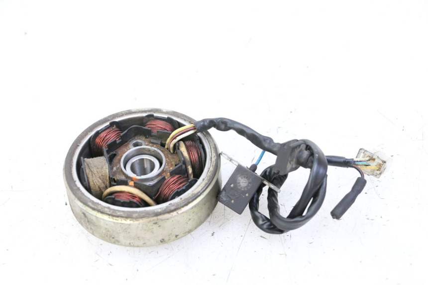 photo de ROTOR ESTATOR PEUGEOT KISBEE 2T 50 (2010 - 2017) - Outro ângulo de visão