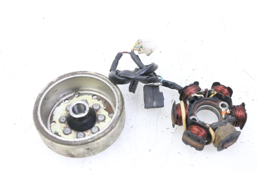 photo de ROTOR ESTATOR PEUGEOT KISBEE 2T 50 (2010 - 2017) - Pontos de fixação
