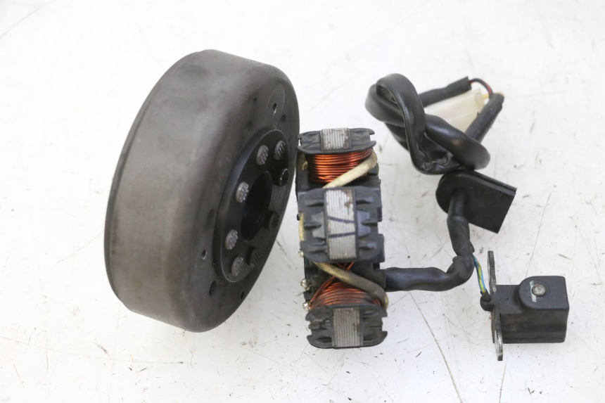 photo de ROTOR ESTATOR PEUGEOT KISBEE 2T 50 (2010 - 2017) - Ampliação técnica