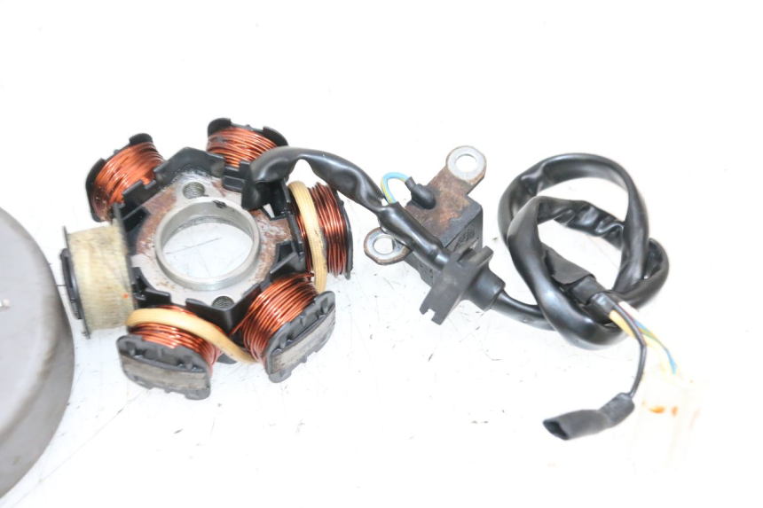 photo de ROTOR ESTATOR PEUGEOT KISBEE 2T 50 (2010 - 2017) - Marcações e referências