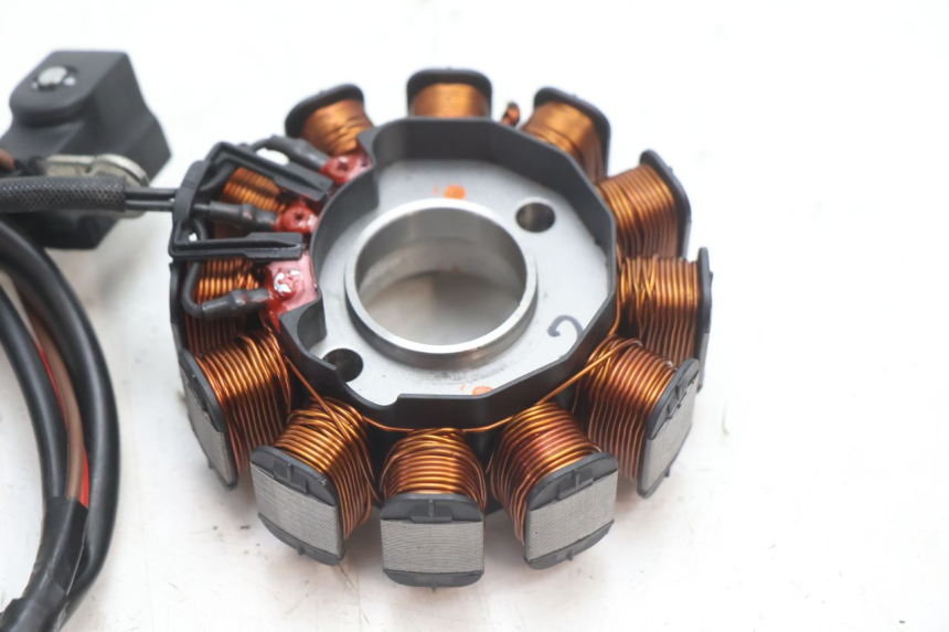 photo de ROTOR ESTATOR PEUGEOT KISBEE 2T 50 (2018 - 2022) - Vista geral