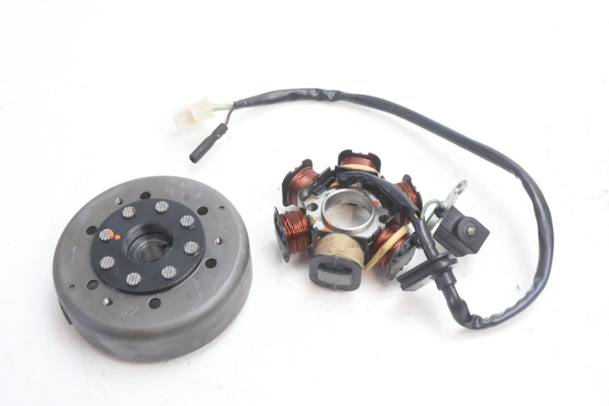 photo de ROTOR ESTATOR PEUGEOT KISBEE 2T 50 (2010 - 2017) - Vista principal