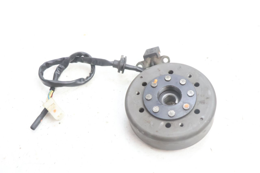 photo de ROTOR ESTATOR PEUGEOT KISBEE 2T 50 (2010 - 2017) - Zoom do estado de desgaste