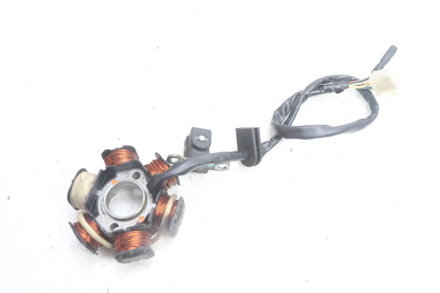 photo de ROTOR ESTATOR PEUGEOT KISBEE 2T 50 (2010 - 2017) - Pontos de fixação