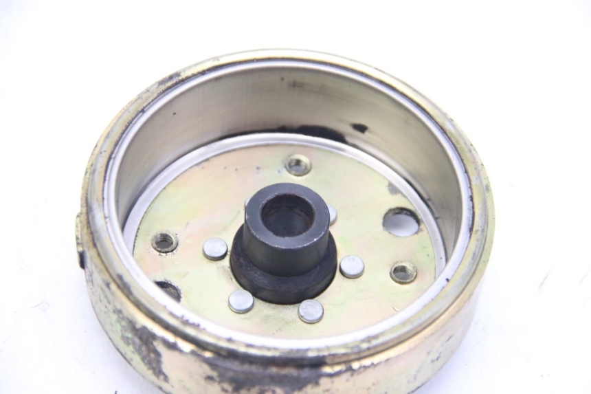 photo de ROTOR ESTATOR PEUGEOT KISBEE 4T 50 (2010 - 2017) - Zoom do estado de desgaste