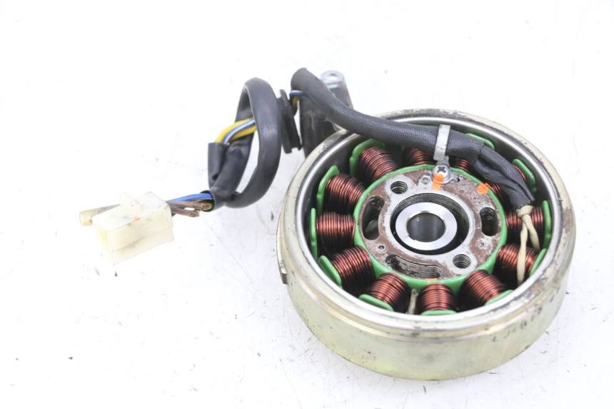 photo de ROTOR ESTATOR PEUGEOT KISBEE 4T 50 (2018 - 2022) - Outro ângulo de visão