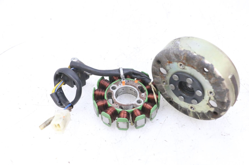 photo de ROTOR ESTATOR PEUGEOT KISBEE 4T 50 (2018 - 2022) - Vista geral