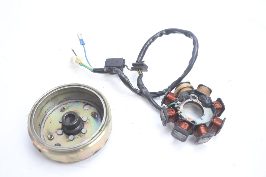 photo de ROTOR ESTATOR PEUGEOT KISBEE 4T 50 (2010 - 2017) - Detalhe da peça