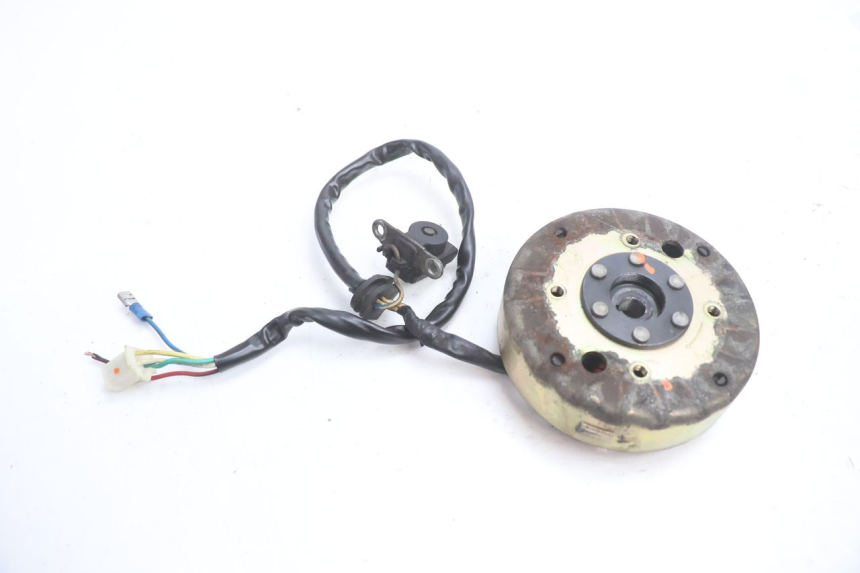 photo de ROTOR ESTATOR PEUGEOT KISBEE 4T 50 (2010 - 2017) - Zoom do estado de desgaste