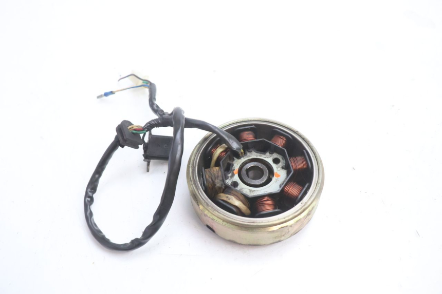 photo de ROTOR ESTATOR PEUGEOT KISBEE 4T 50 (2010 - 2017) - Outro ângulo de visão