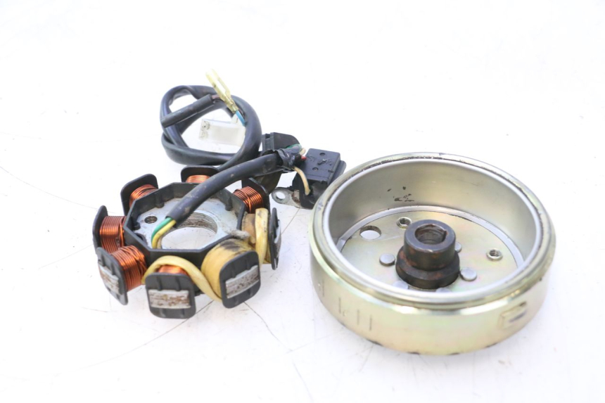 photo de ROTOR ESTATOR PEUGEOT KISBEE 4T 50 (2010 - 2017) - Zoom do estado de desgaste