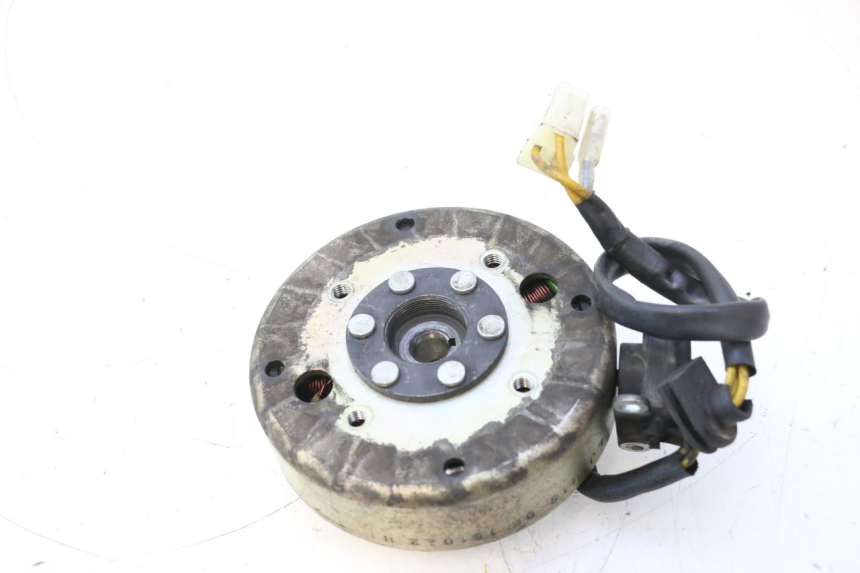 photo de ROTOR ESTATOR PEUGEOT KISBEE 4T 50 (2018 - 2022) - Detalhe da peça