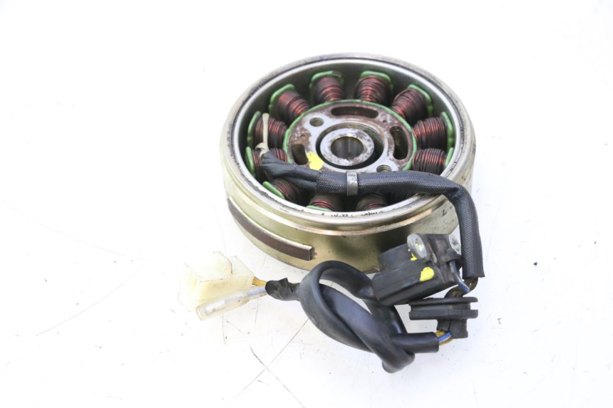 photo de ROTOR ESTATOR PEUGEOT KISBEE 4T 50 (2018 - 2022) - Zoom do estado de desgaste