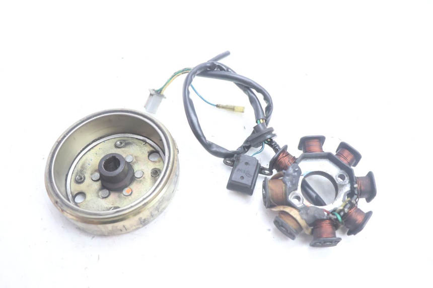 photo de ROTOR ESTATOR PEUGEOT KISBEE 4T 50 (2010 - 2017) - Detalhe da peça
