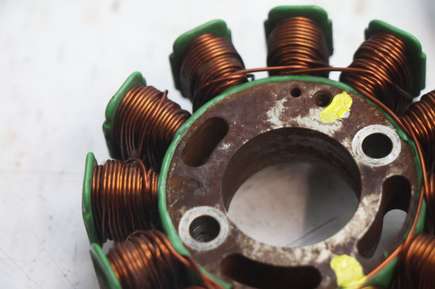 photo de ROTOR ESTATOR PEUGEOT KISBEE 4T 50 (2018 - 2022) - Pontos de fixação
