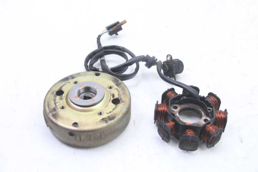 photo de ROTOR ESTATOR KYMCO DINK 4T 50 (2007 - 2018) - Vista principal