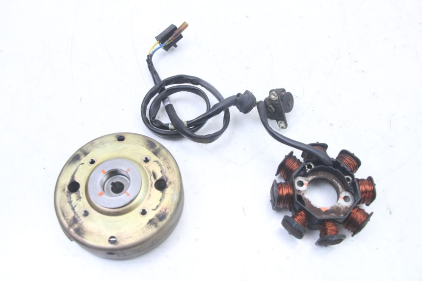 photo de ROTOR ESTATOR KYMCO DINK 4T 50 (2007 - 2018) - Detalhe da peça