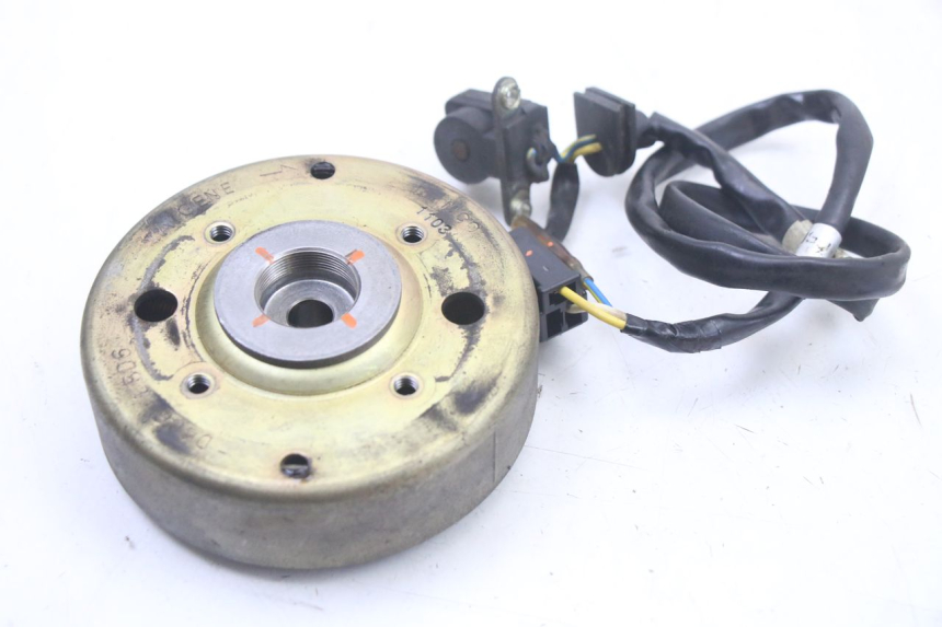 photo de ROTOR ESTATOR KYMCO DINK 4T 50 (2007 - 2018) - Zoom do estado de desgaste
