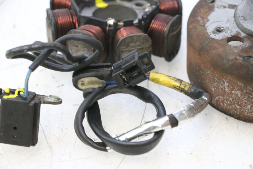 photo de ROTOR ESTATOR KYMCO LIKE 125 (2009 - 2016) - Outro ângulo de visão