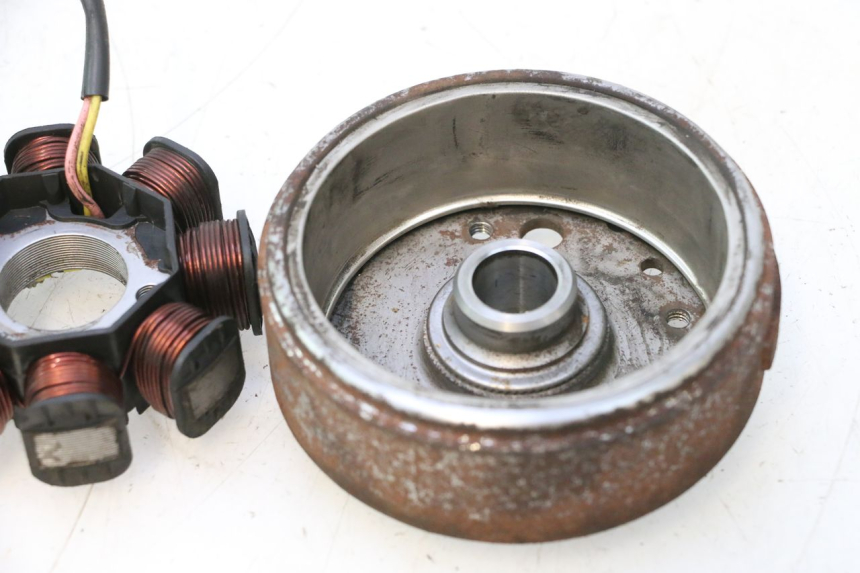 photo de ROTOR ESTATOR KYMCO LIKE 125 (2009 - 2016) - Pontos de fixação