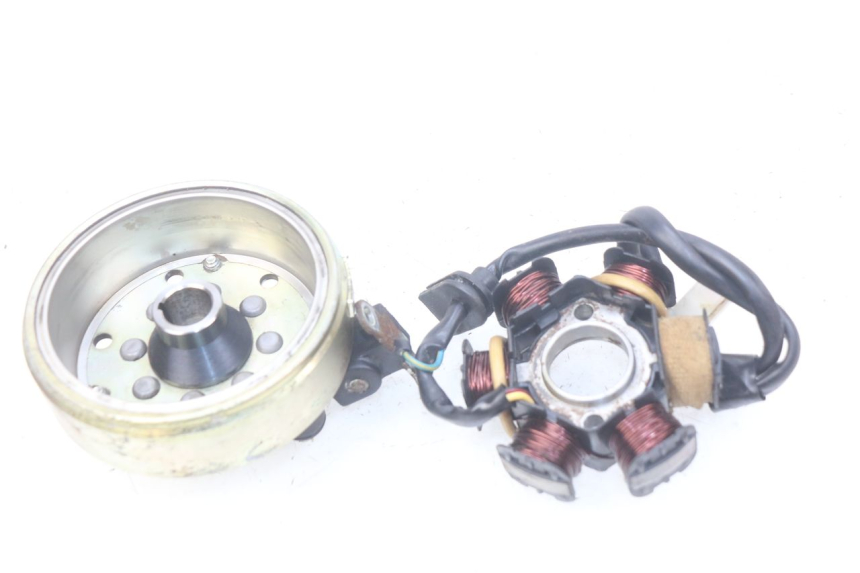 photo de ROTOR ESTATOR PEUGEOT LUDIX BLASTER 50 (2006 - 2014) - Zoom do estado de desgaste